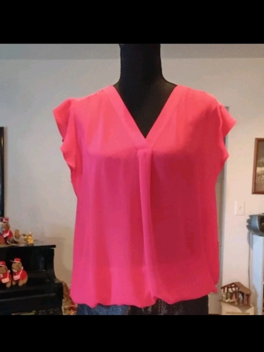 Chaus Hot Pink V-Neck Pleat Cap Sleeve Blouse